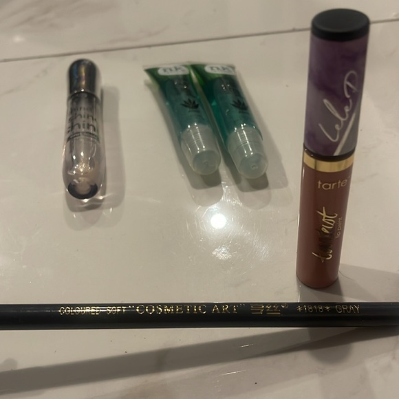 Makeup bundle - Picture 11 of 12